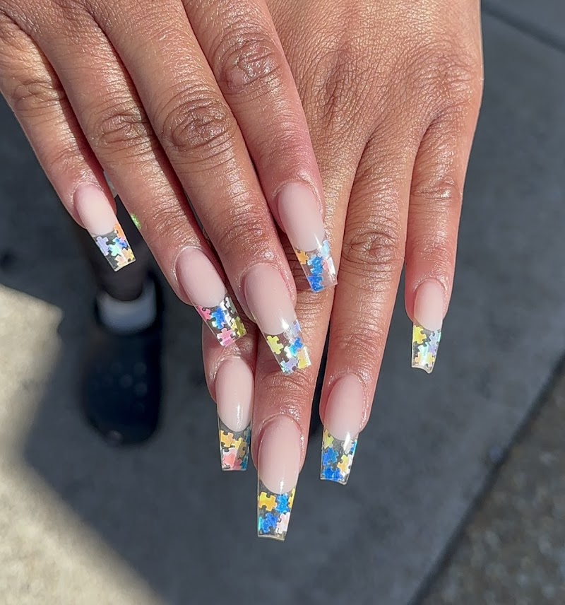 Stunning acrylic nail set from Elite Nails