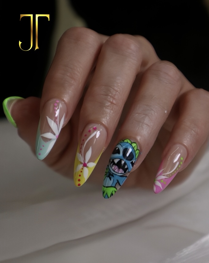 Inside Elite Nails salon in Dallas GA