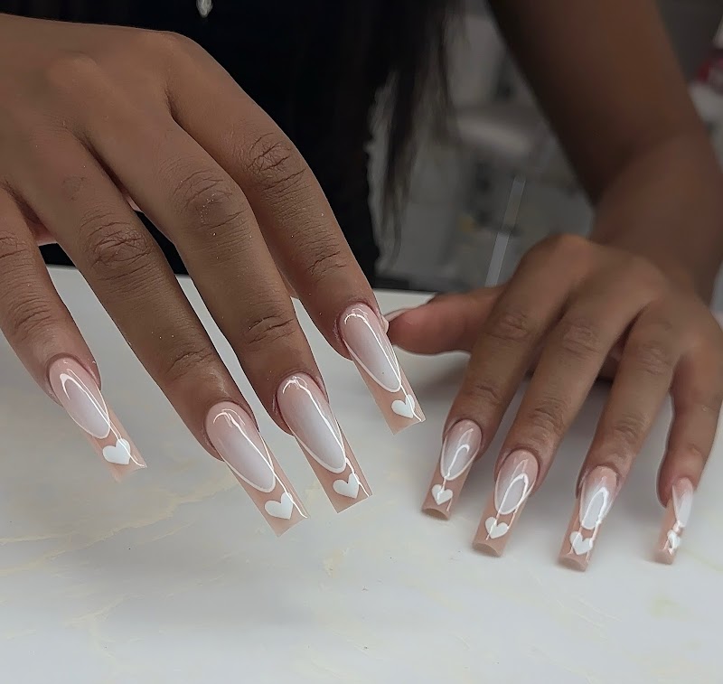 Creative nail art showcasing Elite Nails craftsmanship